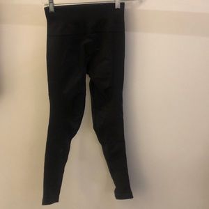 lululemon athletica Pants - Lululemon black crop tights, sz 2, 70928 lululemon athletica Pants - Lululemon black crop tights, sz 2, 70928